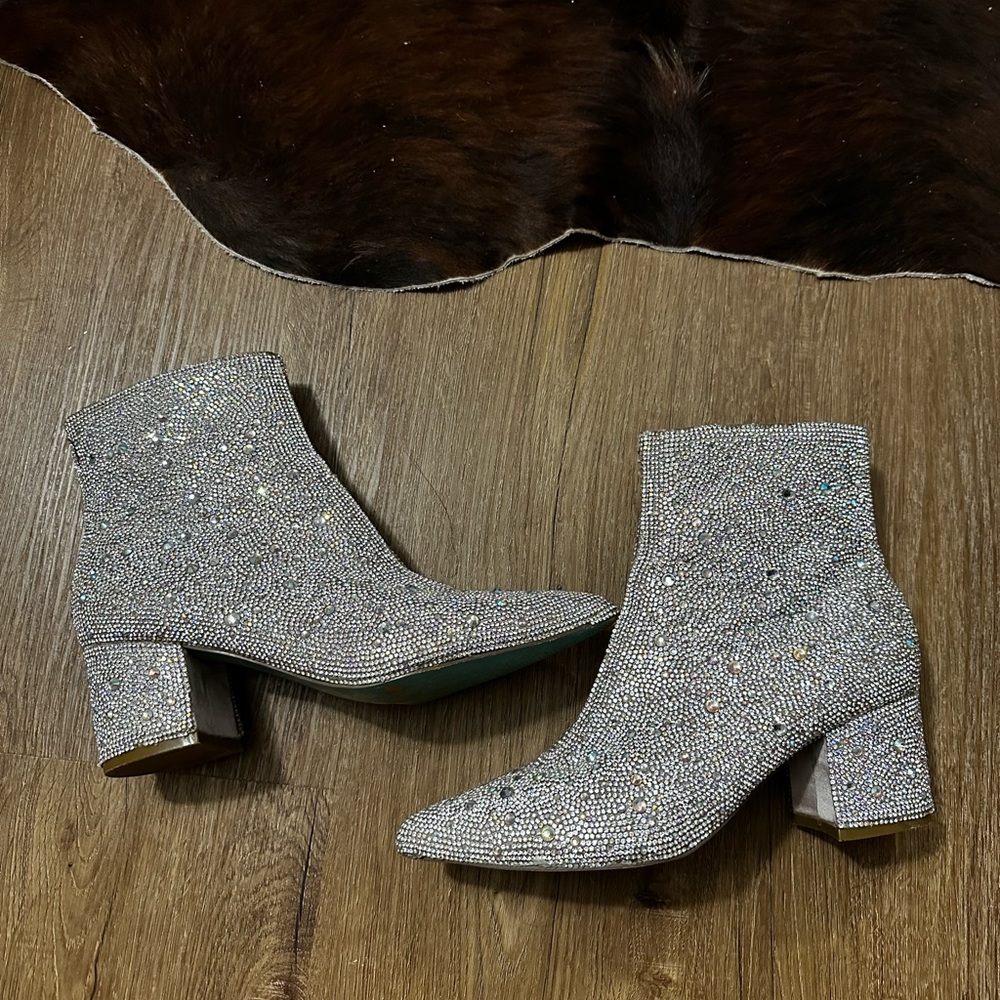 Betsey Johnson Kyla Booties
